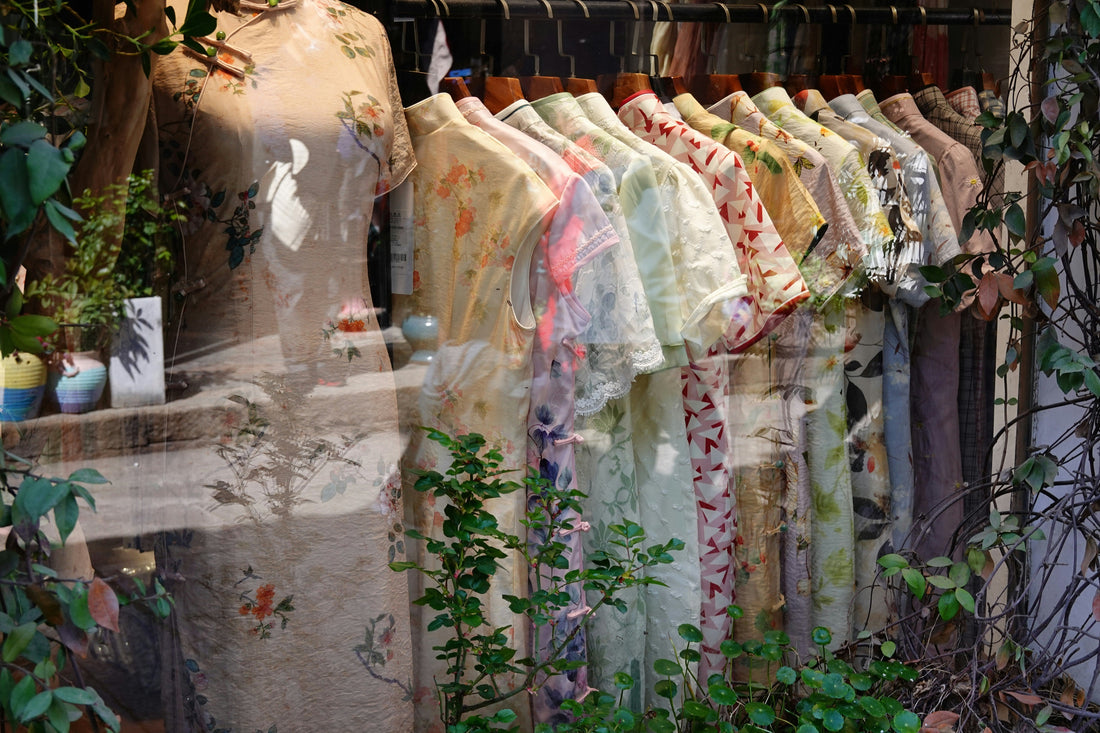 Best Fabrics for Maternity Clothing | Mutini™