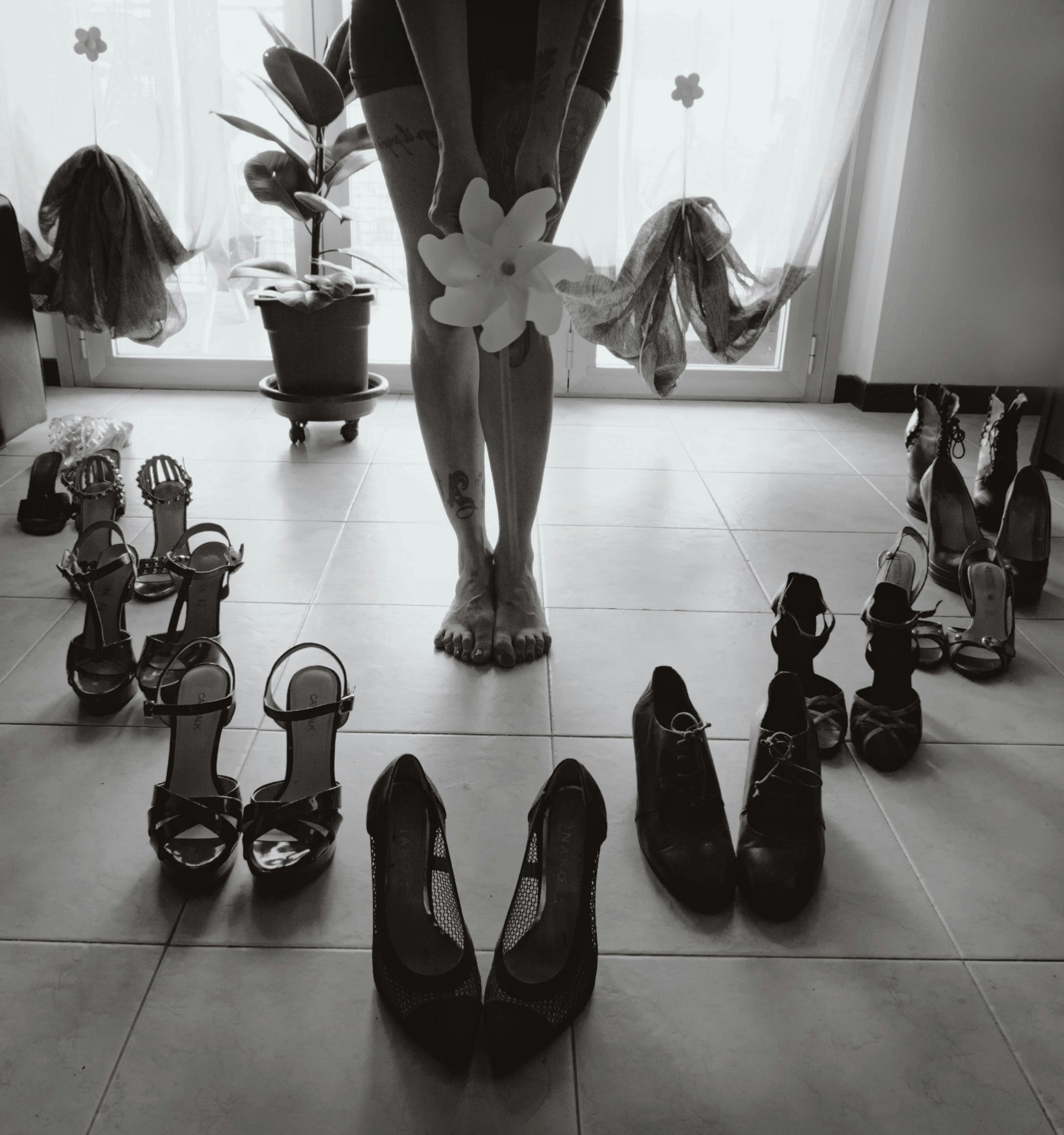 Comfortable Shoes for Pregnant Women | Best Pregnancy Footwear Guide