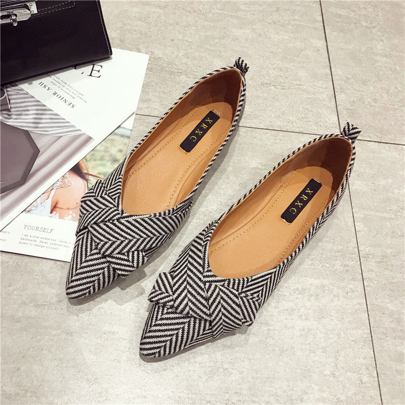 Mutini™ Elegant Pointed Toe Flats – Stylish Women’s Slip-On Shoes with Soft Sole